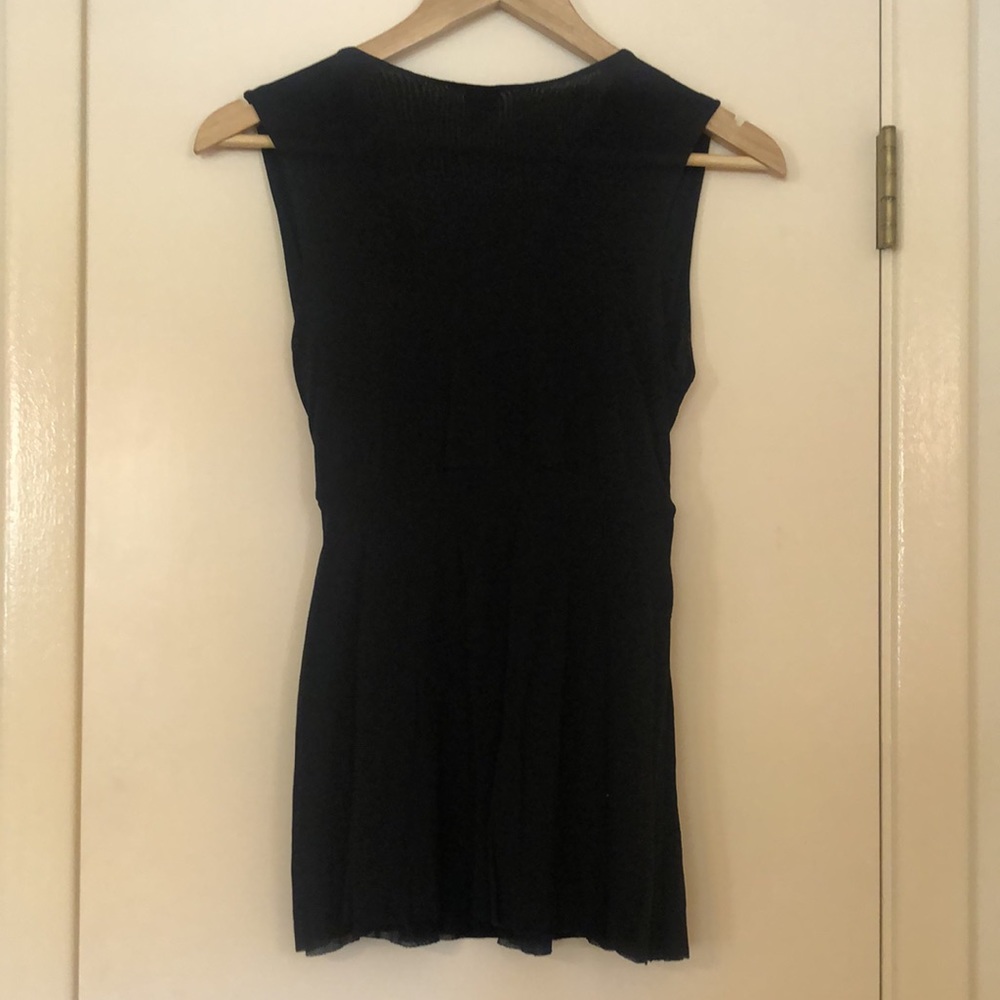 Sweet Pea flattering work top - Picture 3 of 3